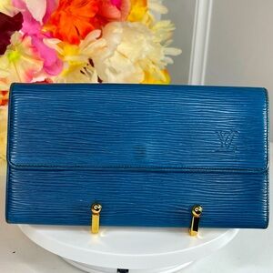 Louis Vuitton Blue Epi long wallet